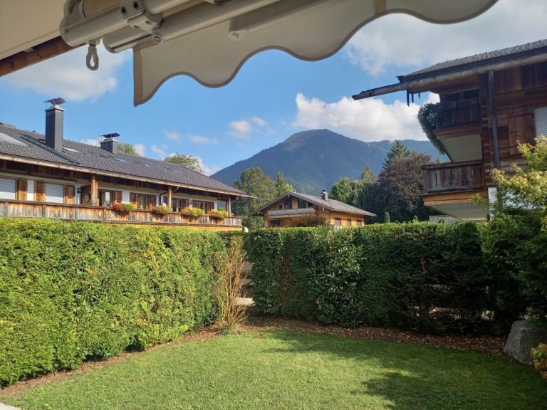 blick-auf-dem-wallberg-von-der-terrasse