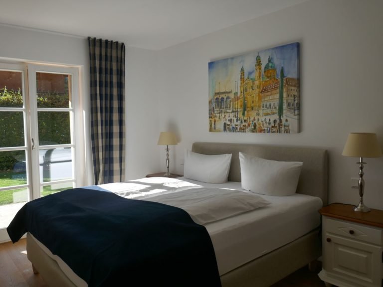 Schlafzimmer „Gartenblick-West“